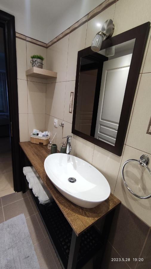 Urbi Garden Apartment Artemida  Luaran gambar